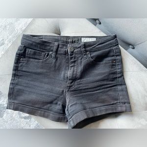 AEROPOSTALE- Midi black shorts